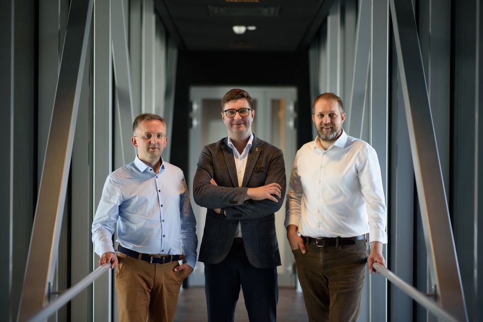 "Klasikinį" ir decentralizuotą pasaulius jungiantys inovatoriai ragina lietuvius būti drąsesniems. Super, bet "How?"