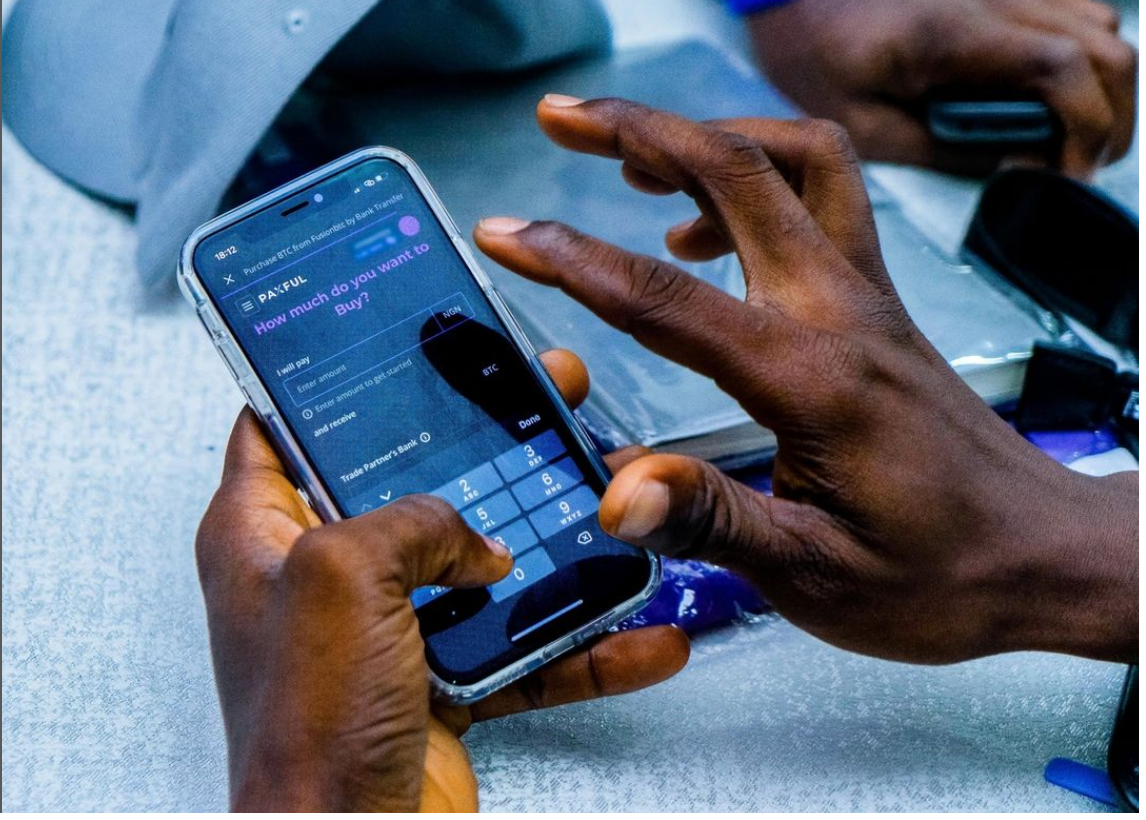 Diena kriptoje: Bitkoino P2P iššūkiai, BTC ir ETH būsto paskolos, atsigavę Donaldo Trumpo NFT