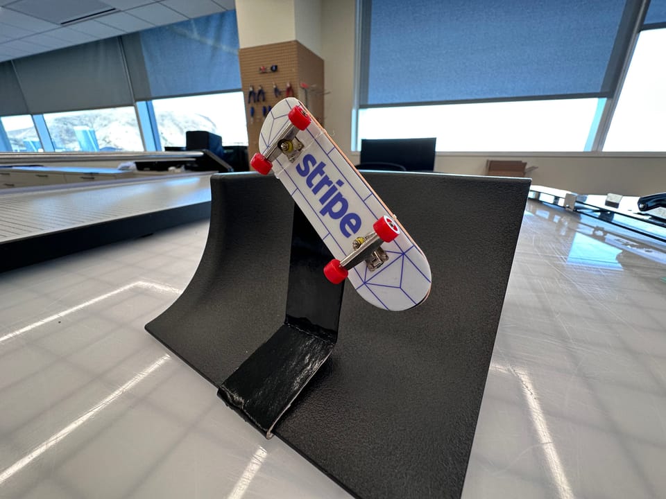 Diena kriptoje: "Stripe" grįžta, blokčeinai-zombiai, USD 600 mlrd. valdytojų apklausa, satošis už USD 2 mln.